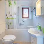 Bruno, Melin Apartament Cres
