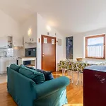Bruno, Melin Apartament Cres