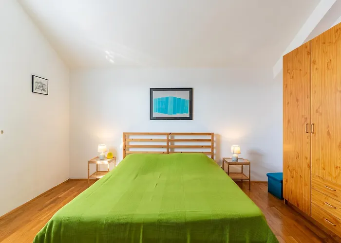 Bruno, Melin Apartman